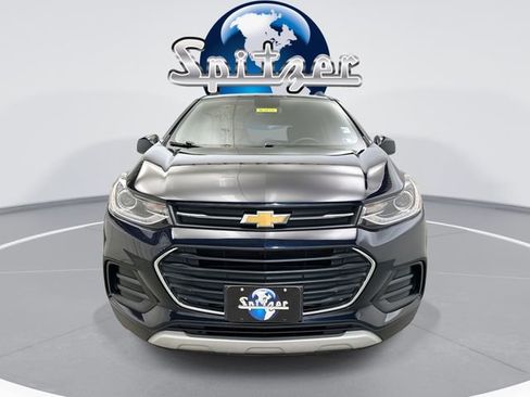 Used 2022 Chevrolet Trax LT w/ LT Convenience Package image 4