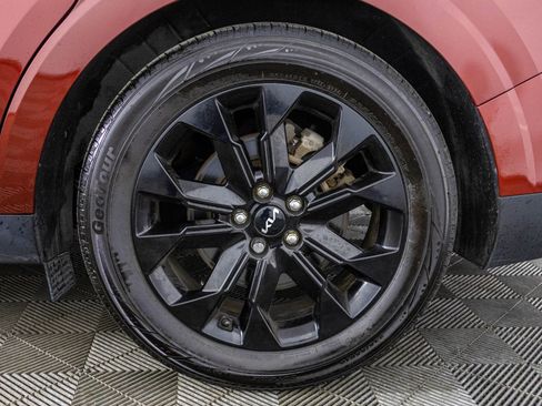 Used 2023 Kia Carnival SX image 50