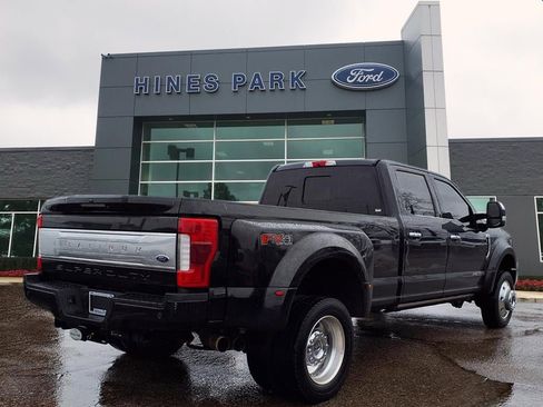Used 2019 Ford F450 Platinum w/ Platinum Ultimate Package image 4