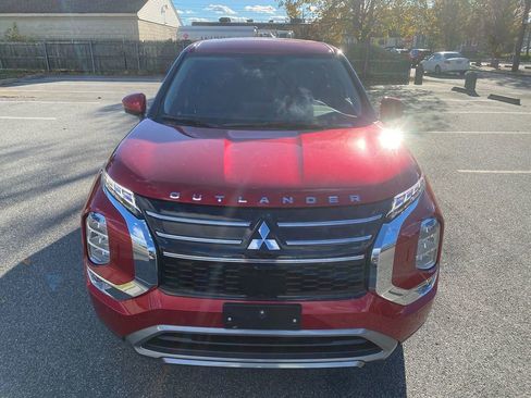 New 2025 Mitsubishi Outlander SE image 3