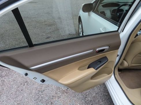 Used 2007 Honda Civic Hybrid Sedan image 9