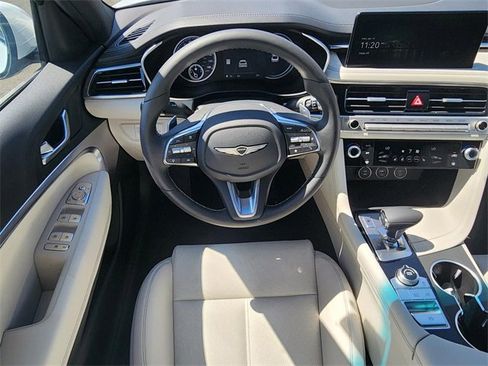 Used 2025 Genesis G70 2.5T image 8