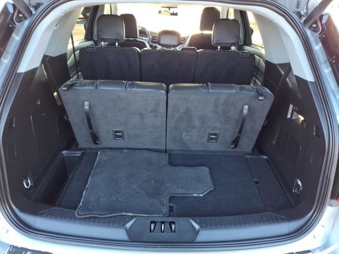 Used 2024 Ford Explorer XLT w/ Equipment Group 202A image 21