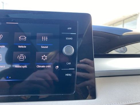 New 2025 Volkswagen Taos SE image 34