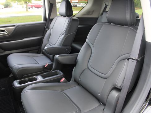 Used 2025 INFINITI QX80 Pure w/ Cargo Package image 28