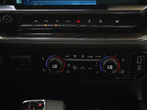 Used 2023 Chevrolet Silverado 1500 RST AWD/4WD image 19