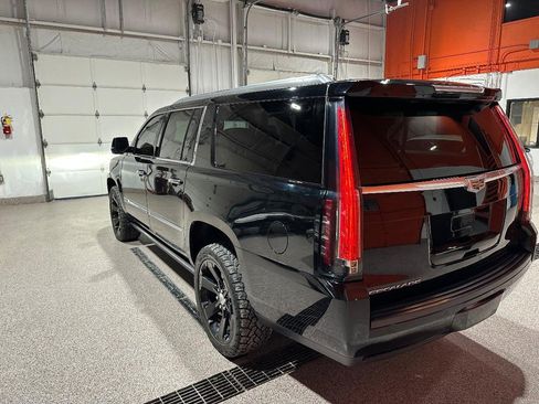 Used 2015 Cadillac Escalade ESV Premium image 7