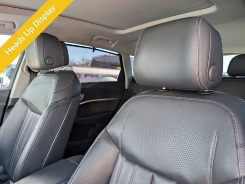 Used 2019 Audi e-tron Prestige w/ Prestige Package image 9