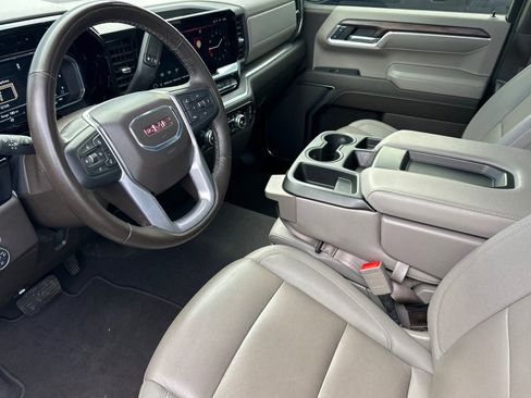 Used 2025 GMC Sierra 1500 SLT image 9