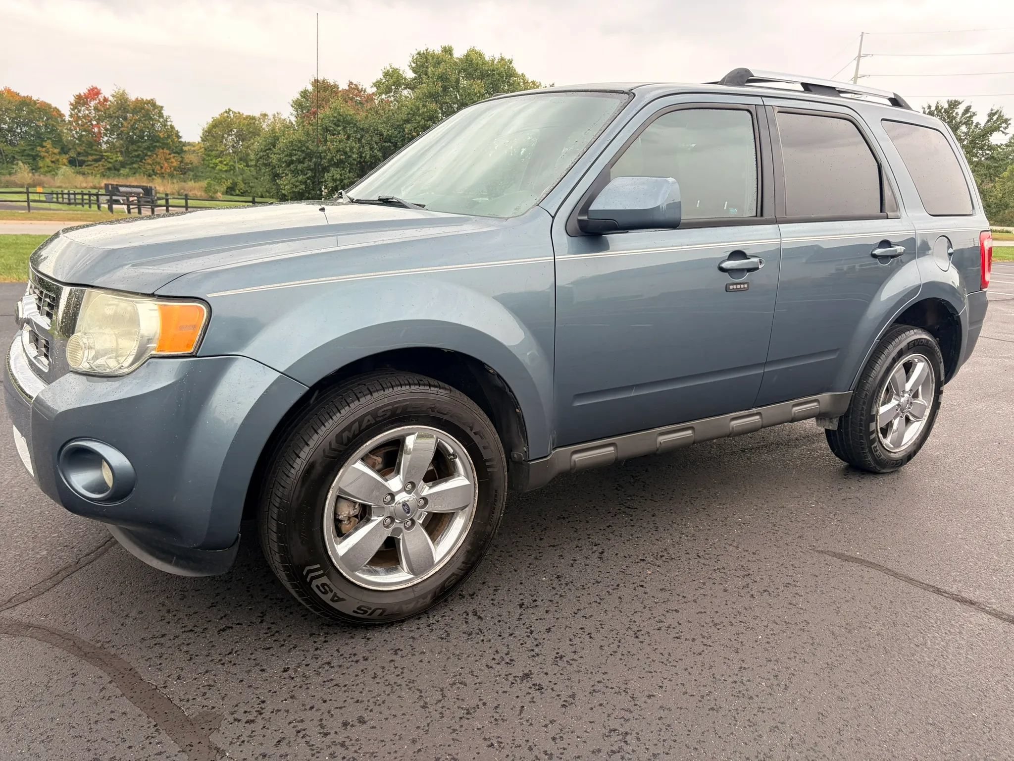Used 2012 Ford Escape Limited FWD image 1