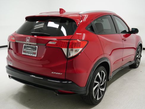 Used 2019 Honda HR-V Sport image 4
