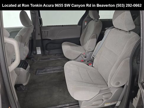 Used 2017 Toyota Sienna LE FWD image 10