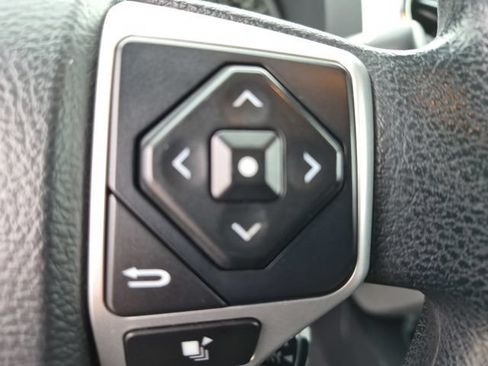 Used 2018 Toyota Tundra SR5 w/ SR5 Upgrade Package AWD/4WD image 26