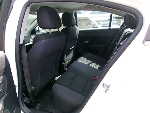 Used 2014 Chevrolet Cruze LT image 11