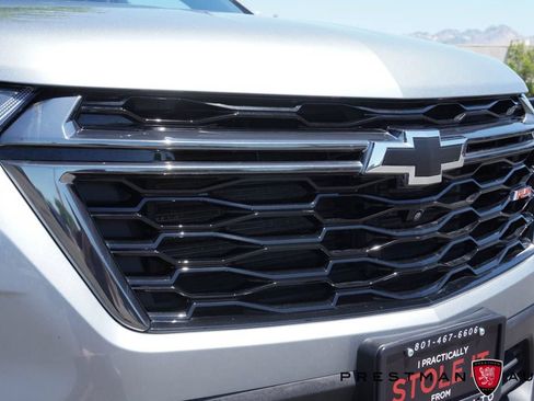Used 2023 Chevrolet Traverse RS AWD/4WD image 19
