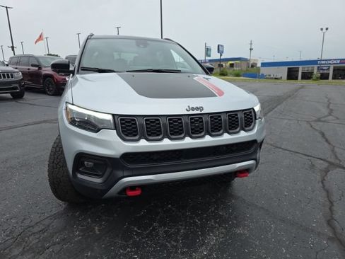 Used 2024 Jeep Compass Trailhawk w/ Trailhawk Elite Group AWD/4WD image 10
