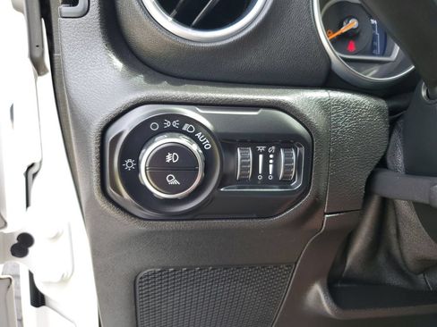 Used 2020 Jeep Gladiator Overland AWD/4WD image 29