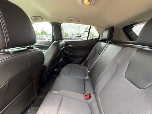 Used 2023 Buick Encore GX Preferred w/ Cold Weather Comfort Package AWD/4WD image 5