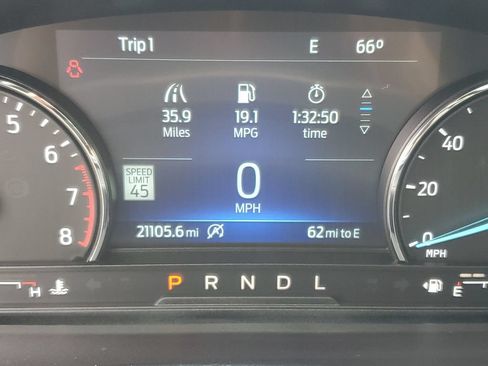 Used 2024 Ford Explorer XLT w/ Equipment Group 202A AWD/4WD image 16