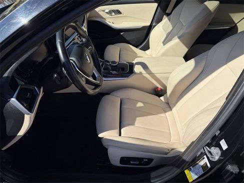 Used 2019 BMW 330i Sedan w/ Driving Assistance Package image 21