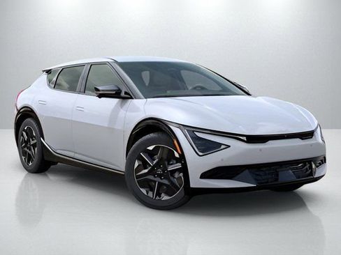 New 2025 Kia EV6 Wind image 8
