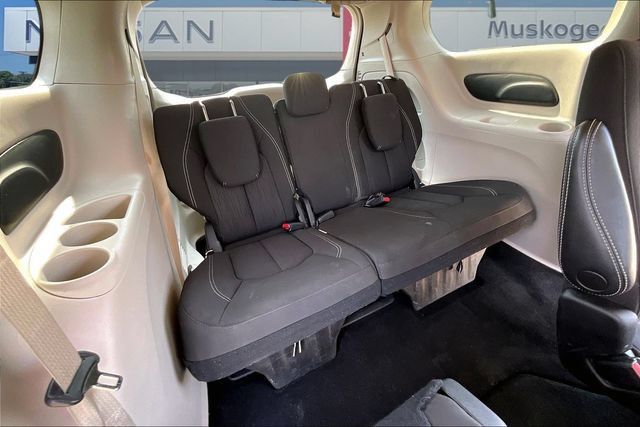 Used 2023 Chrysler Voyager LX FWD image 24