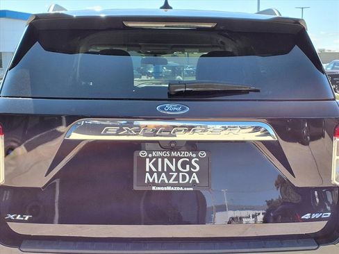 Used 2022 Ford Explorer XLT image 25