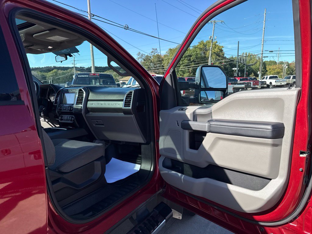 Used 2017 Ford F250 XLT w/ XLT Premium Package AWD/4WD image 41