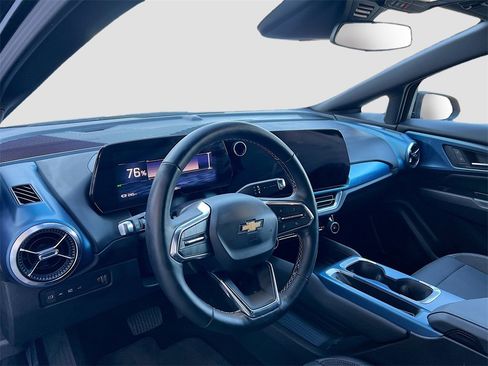 Used 2025 Chevrolet Equinox EV LT w/ Convenience Package image 9