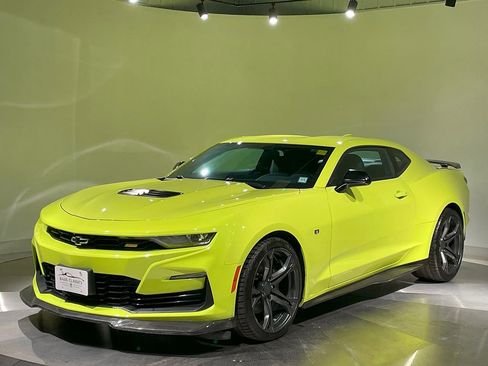 Used 2021 Chevrolet Camaro SS image 2