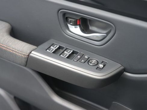 Used 2025 Honda Pilot Sport image 29