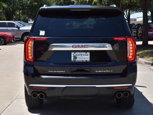 Used 2023 GMC Yukon Denali w/ LPO, Floor Liner Package AWD/4WD image 9