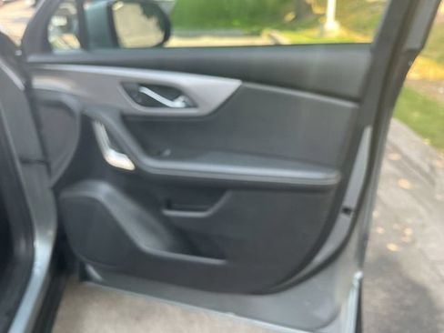 Used 2025 Chevrolet Blazer LT AWD/4WD image 23