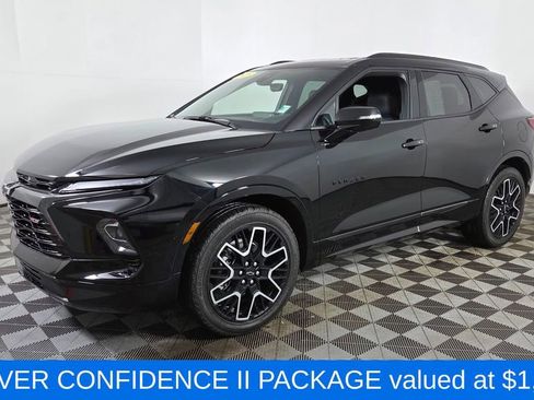 Used 2025 Chevrolet Blazer RS w/ Driver Confidence II Package image 3