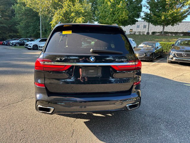 Used 2021 BMW X7 xDrive40i w/ M Sport Package AWD/4WD image 6