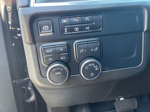 Used 2025 Chevrolet Tahoe LT AWD/4WD image 10
