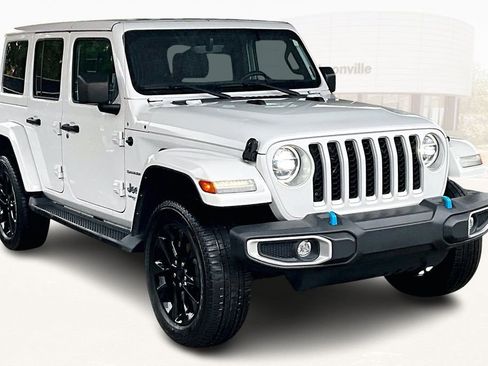 Used 2022 Jeep Wrangler Unlimited Sahara 4xe image 3