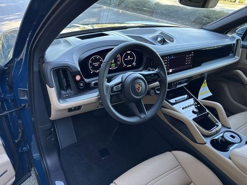 New 2026 Porsche Cayenne E-Hybrid image 4