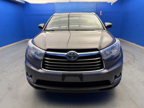 Used 2014 Toyota Highlander Limited Platinum AWD/4WD image 3