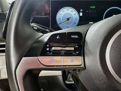 Used 2025 Hyundai Elantra Limited FWD image 22
