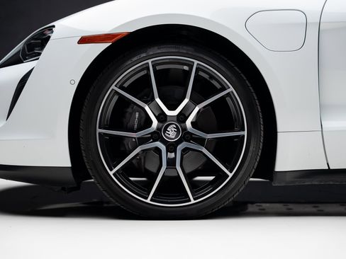 Used 2023 Porsche Taycan w/ Premium Package image 18