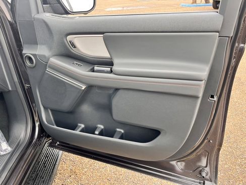 New 2025 Ford Expedition Active image 22