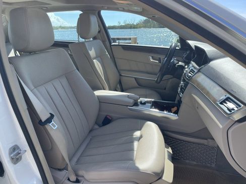 Used 2014 Mercedes-Benz E 550 4MATIC Sedan image 7