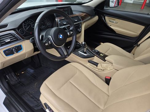 Used 2018 BMW 320i xDrive Sedan image 8