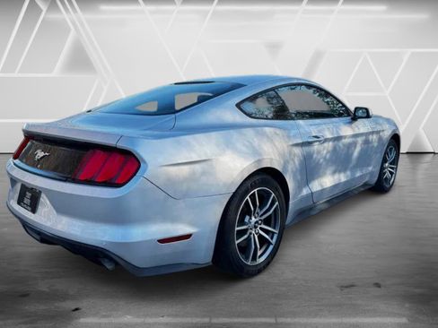 Used 2016 Ford Mustang Coupe RWD image 8