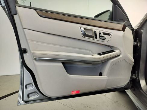 Used 2014 Mercedes-Benz E 350 Sedan image 6