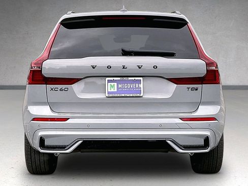 New 2026 Volvo XC60 T8 Ultra w/ Protection Package Premier AWD/4WD image 4