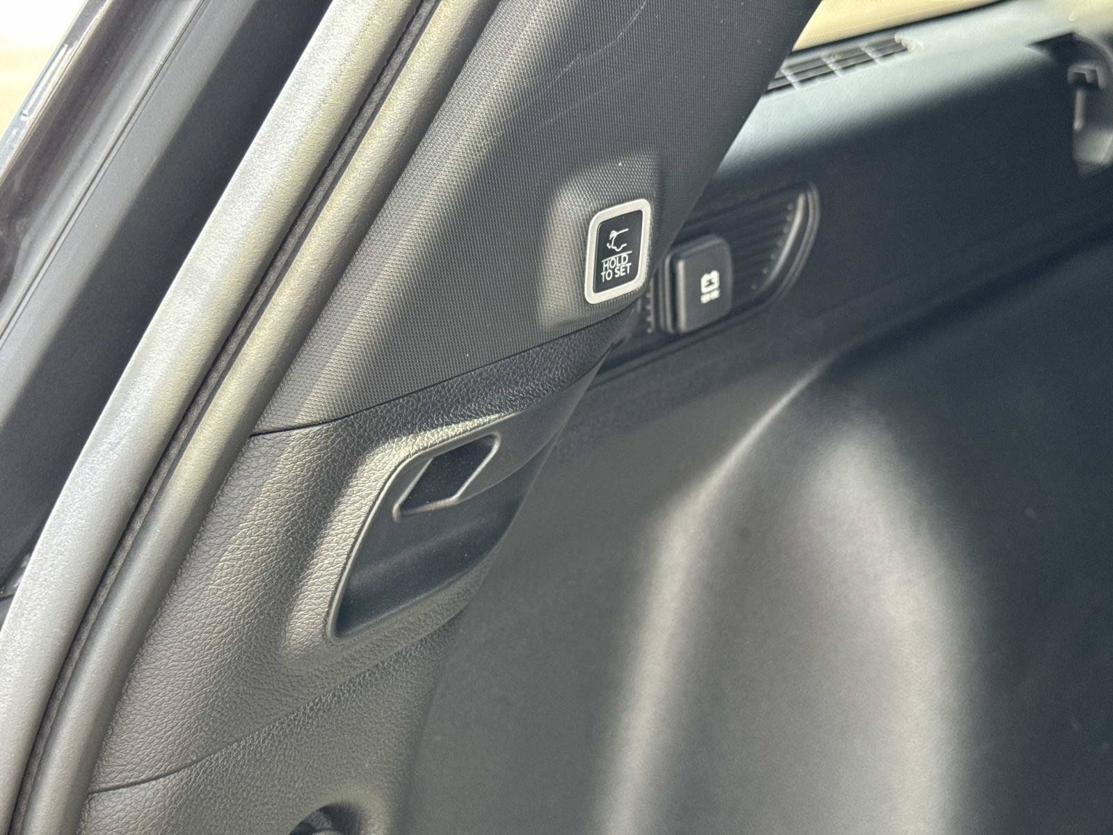 Used 2024 Jeep Grand Cherokee Altitude RWD image 13