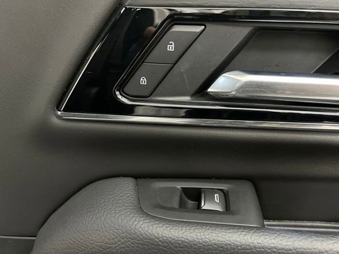 Used 2025 GMC Yukon Denali image 21