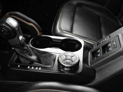 Used 2025 Ford Bronco Badlands image 20